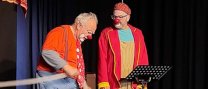 Teatre familiar: "Muacs, petons de pallasso"