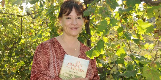 Gisela Pou, amb el seu llibre "El silenci de les vinyes".