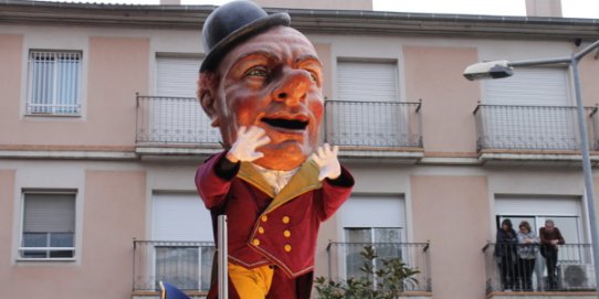 El rei del Carnaval, Toltes Papallongues, durant la Rua de 2014.