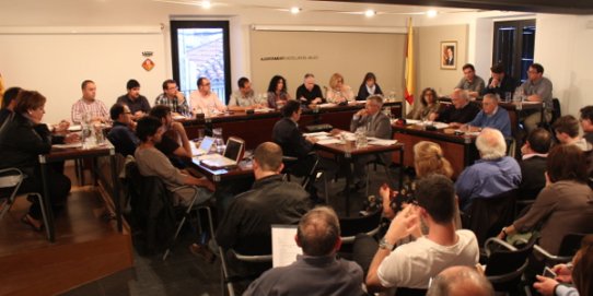 Imatge del Ple Municipal celebrat el 28 d'abril de 2015