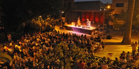 Els jardins del Palau Tolrà és un dels escenaris habituals dels concerts de les Nits d'Estiu.