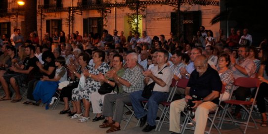 Imatge d'una edició anterior de la recepció institucional a les entitats castellarenques.