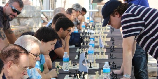 Les simultànies d'escacs són un acte esportiu que no falta a la Festa Major de Castellar.