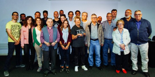 Equip de professionals i col·laboradors de Ràdio Castellar, junt amb el regidor de Comunicació Joan Creus.