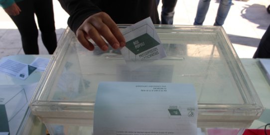 Un dels vots presencials, recollit al punt de votació habilitat el passat dissabte a la Fira de Sant Jordi de la plaça Major