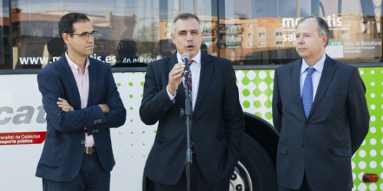 D'esquerra a dreta, l'alcalde de Castellar, Ignasi Giménez, el director general de Transports i Mobilitat de la Generalitat de Catalunya, Pere Padrosa, i el conseller delegat de Moventis, Josep Maria Martí.
