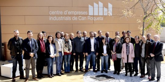 Fotografia dels representants dels municipis subscriptors de “La Declaració de Can Roqueta”.