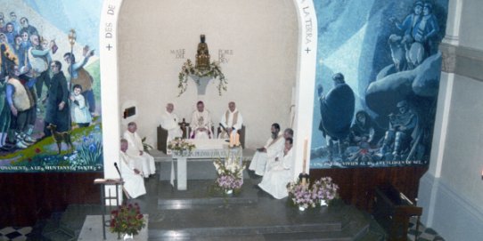 Imatge d'una celebració religiosa a la Capella de Montserrat.