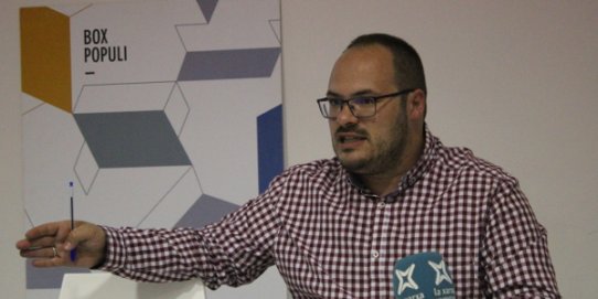 El regidor de Govern Obert, Dani Pérez, en el moment de presentar els resultats del procés de pressupostos participatius 2018.