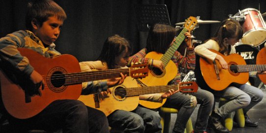 Les guitarres sonaran dimarts 19 de juny a la Sala de Petit Format de l'Ateneu.