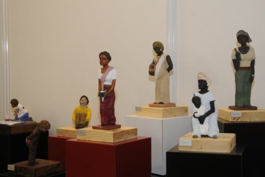 Detall d'una exposició a l'edició de Firart de 2008