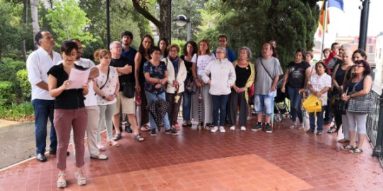 Instant de la lectura del manifest, que ha anat a càrrec de la regidora de Feminisme, Àngela Bailén