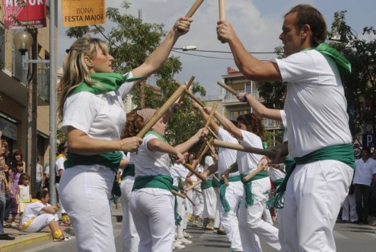 Més de 200 bastoners i bastoneres van participar a la 1a Bastonada del Vallès