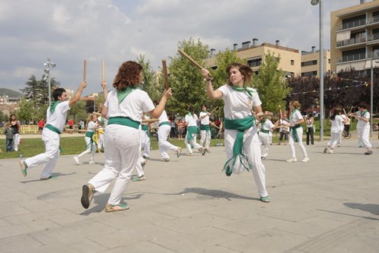 Més de 200 bastoners i bastoneres van participar a la 1a Bastonada del Vallès