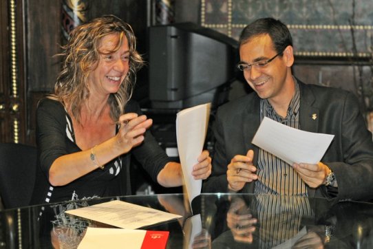 Montserrat Capdevila, presidenta del Consell del CNL de Sabadell, i l'alcalde, Ignasi Giménez