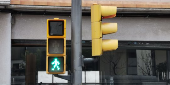 En total, s'han instal·lat 22 avisadors acústics semafòrics com aquest.