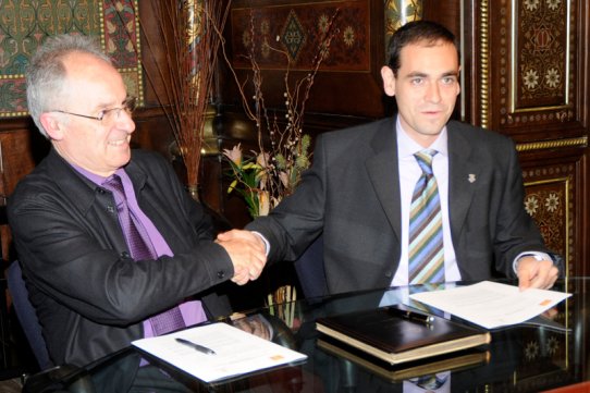 Signatura del conveni entre el Síndic de Greuges i l'Ajuntament de Castellar