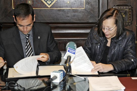 L'alcalde, Ignasi Giménez, i la consellera de Justícia, Montserrat Tura