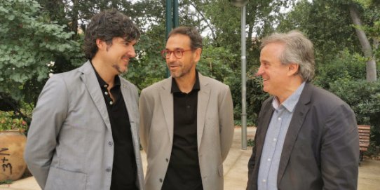 L'alcalde, Ignasi Giménez, el delegat territorial del Govern de la Generalitat a Barcelona, Antoni Morral, i Joan Creus, el primer tinent d'alcalde i coordinador de l'Àrea de Drets Socials i Serveis a les Persones.