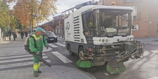 Imatge de l'escombradora d'aspiració i neteja amb aigua.