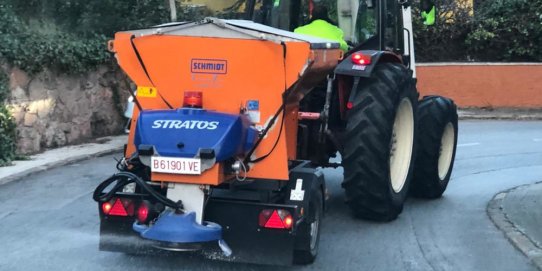 Vehicle distribuint sal.