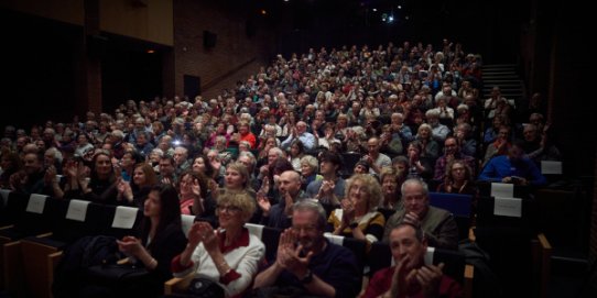 Espectadors de cinema a l'Auditori.