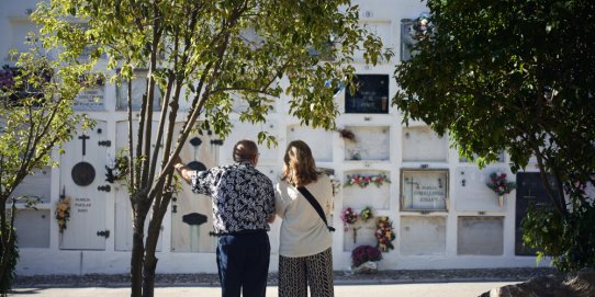 El cementiri estarà obert de 9 a 19 hores el dia 1 de novembre.