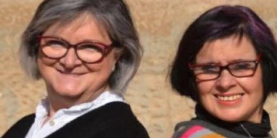 Imatge de les dues intèrprets de la proposta.