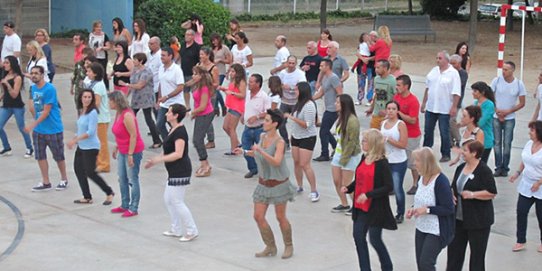 Classes d’inici de salsa i bachata.
