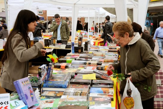 La Fira del Llibre, a la plaça del Mercat
