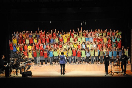 317 infants de primària de Castellar, Sentmenat i Polinyà han interpretat la "Cantata per a una Tortuga" a l’Auditori Municipal