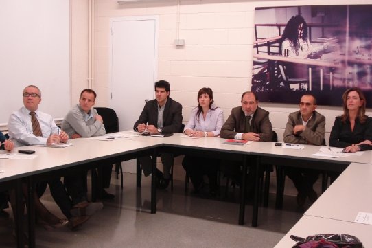 Alguns dels integrants del Comitè Estratègic del Pla d'Innovació de la Conca del Ripoll, entre ells el regidor de Promoció Econòmica de l'Ajuntament de Castellar, Joan Creus, durant la reunió