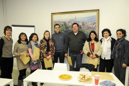 L'alcalde de Castellar, Ignasi Giménez, va ser present a l'acte de lliurament dels certificats als alumnes que han realitzat el curs
