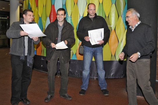 El regidor de Medi Ambient, Aleix Canalís, i l'alcalde, Ignasi Giménez, durant l'acte de lliurament de premis