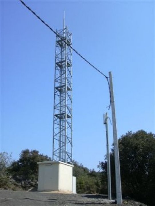 Les empreses Telefònica i Vodafone han sol·licitat llicències per instal·lar antenes de telefonia mòbil a la torre de TDT del Racó