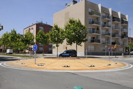 La rotonda situada a la cruïlla amb els carrers de Barcelona-Solsonès