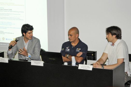 El regidor de Promoció Econòmica, Joan Creus, el financer Joan Francesc Colell, i Ferran Catalán, membre de la junta directiva d'ASEMCA