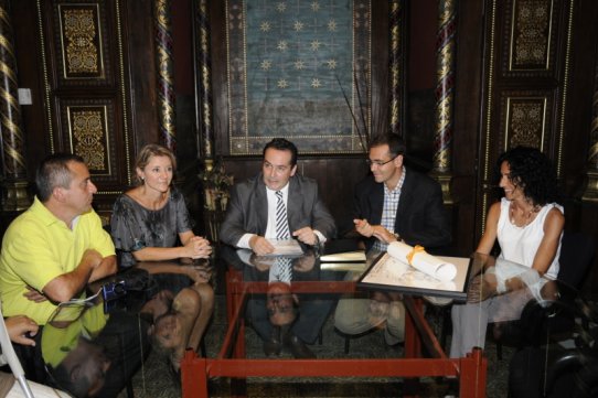 La recepció al cònsol de Colòmbia a Barcelona va tenir lloc a la capella del Palau Tolrà