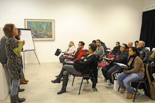Una vintena de persones van començar el 30 d'octubre un curs d’introducció a la llengua oral per començar a aprendre la llengua