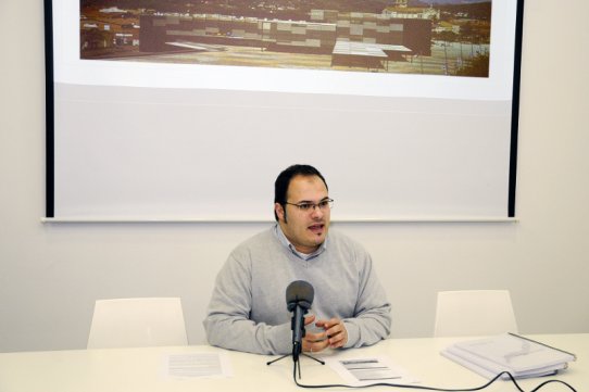 El regidor de Joventut, Dani Pérez, durant la presentació del Pla Local de Joventut 2013-2016