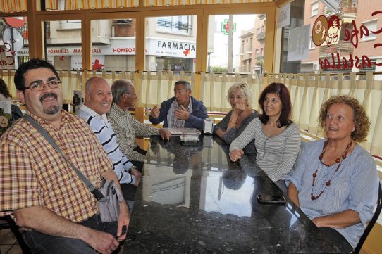 Parelles de voluntaris al Cafè de Castellar