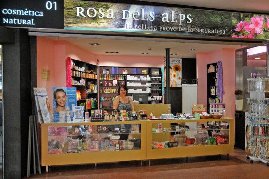 La nova parada del Mercat Municipal, la perfumeria Rosa dels Alps