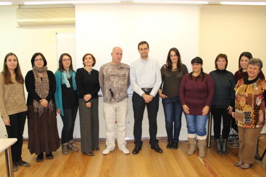 Foto de família de les deu noves incorporacions a l'Ajuntament, amb l'alcalde, Ignasi Giménez, al centre de la imatge