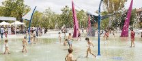 Ban per promoure un ús cívic dels jocs d'aigua de la plaça de Catalunya