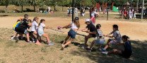 Més de 200 alumnes de 3r de primària participen en una nova edició de l’“English Day” a la plaça de la Fàbrica Nova