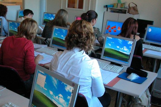 Una edició anterior dels cursos d'informàtica i internet