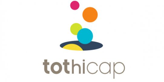 Logotip de Tothicap, entitat encarregada de dur a terme l'activitat.