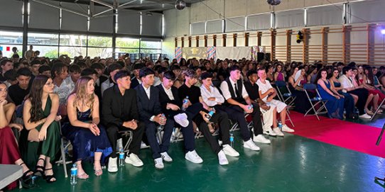 Un instant de l'acte de reconeixement a l'INS Puig de la Creu.