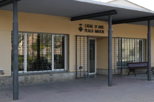 La coberta del Casal d'Avis de la pl. Major està sent objecte d'una remodelació