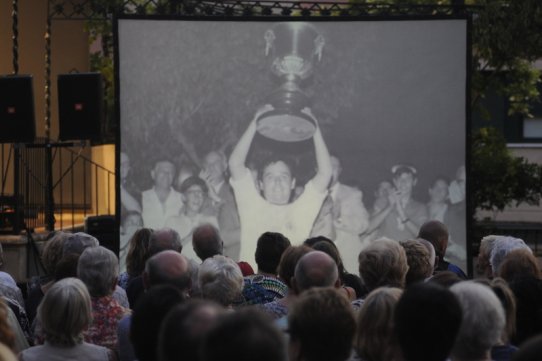 Durant l'acte, es va projectar un vídeo amb imatges històriques de la UE Castellar